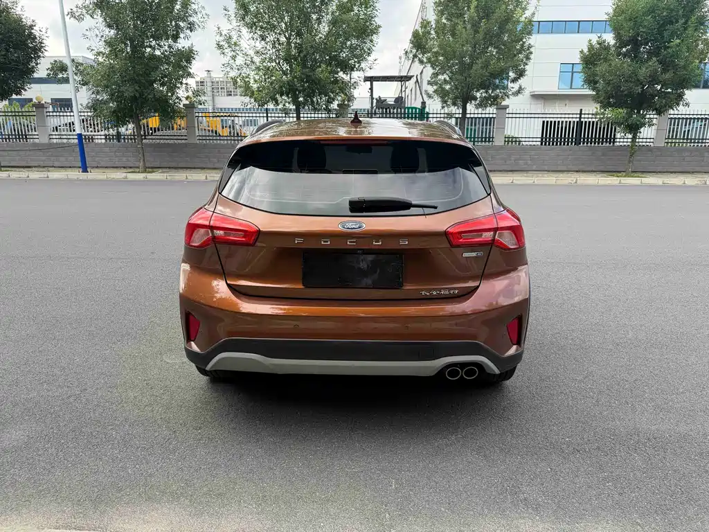 Ford Focus Active 2020 — фото 9