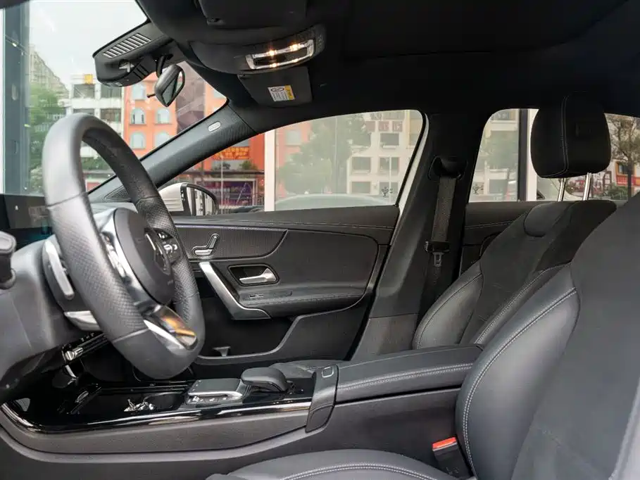 Mercedes-Benz A-Class 2023 — фото 17