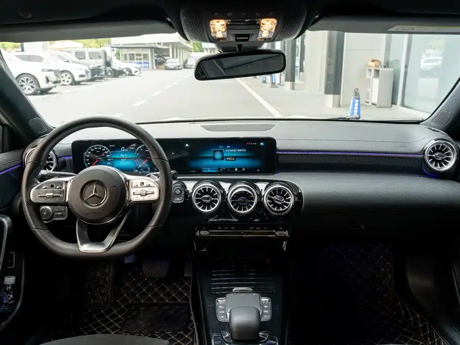 Mercedes-Benz A-Class 2023 — фото 7