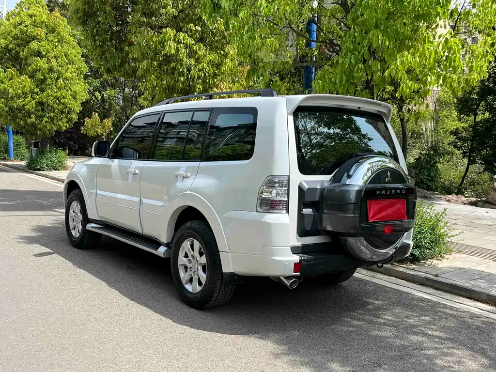 Mitsubishi Pajero 2019 — фото 4