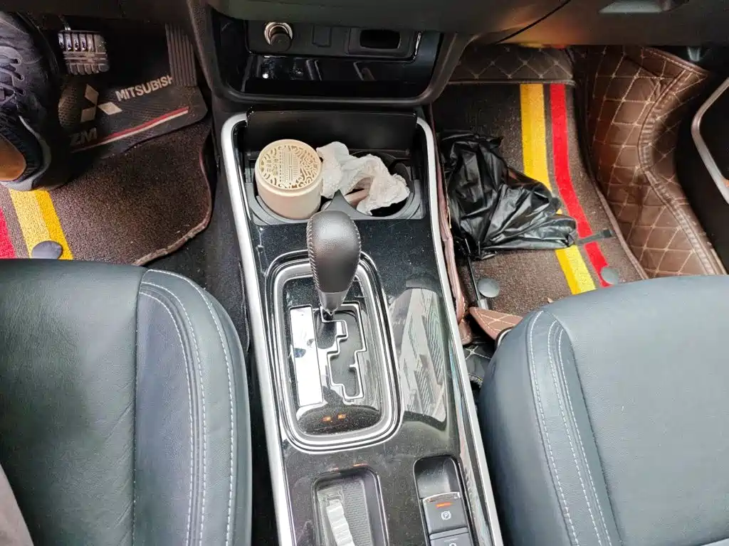 Mitsubishi Outlander 2020 — фото 15
