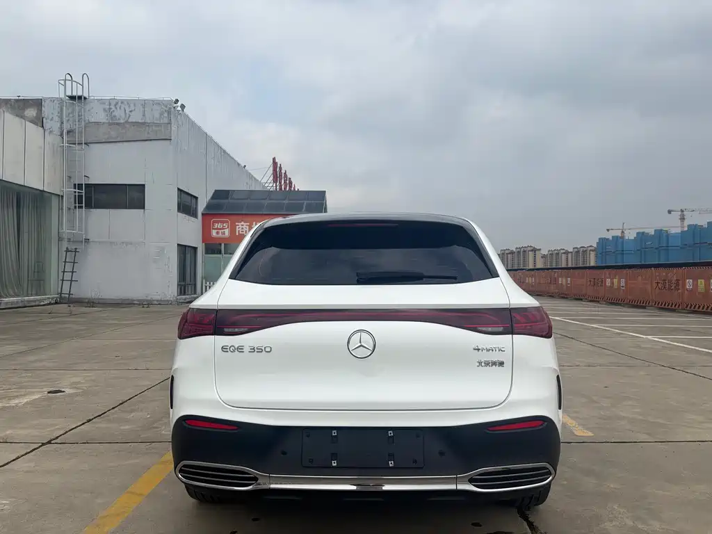 Mercedes-Benz EQE SUV 2023 — фото 5