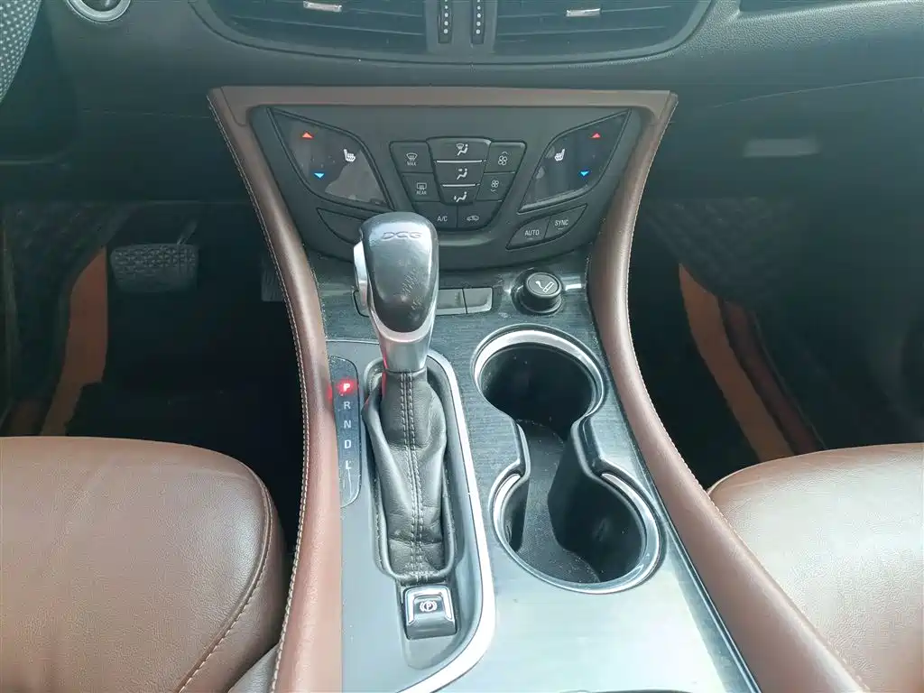 Buick Envision Plus 2018 — фото 10