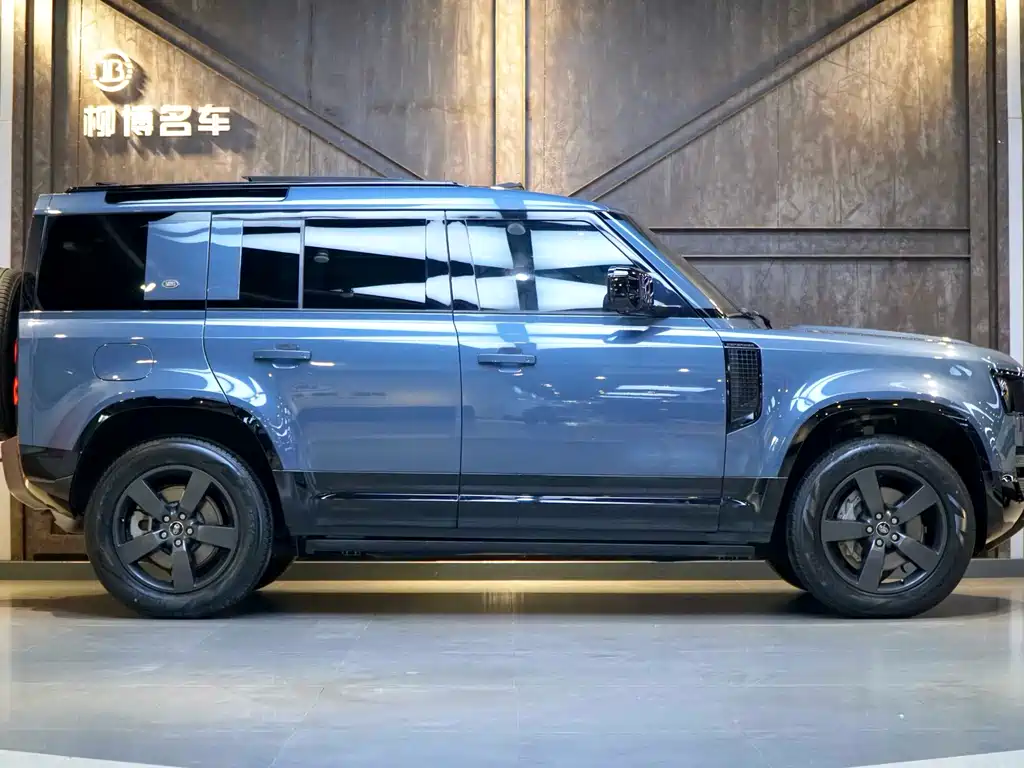Land Rover Defender 2021 — фото 21