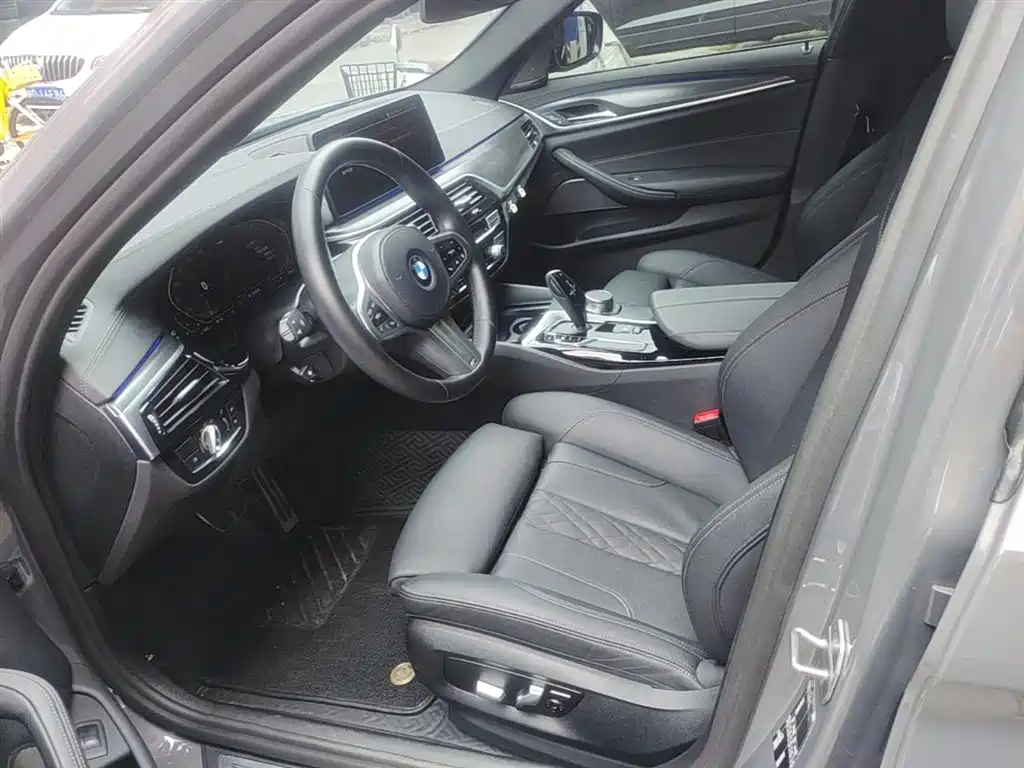 BMW 5 Series 2023 — фото 15