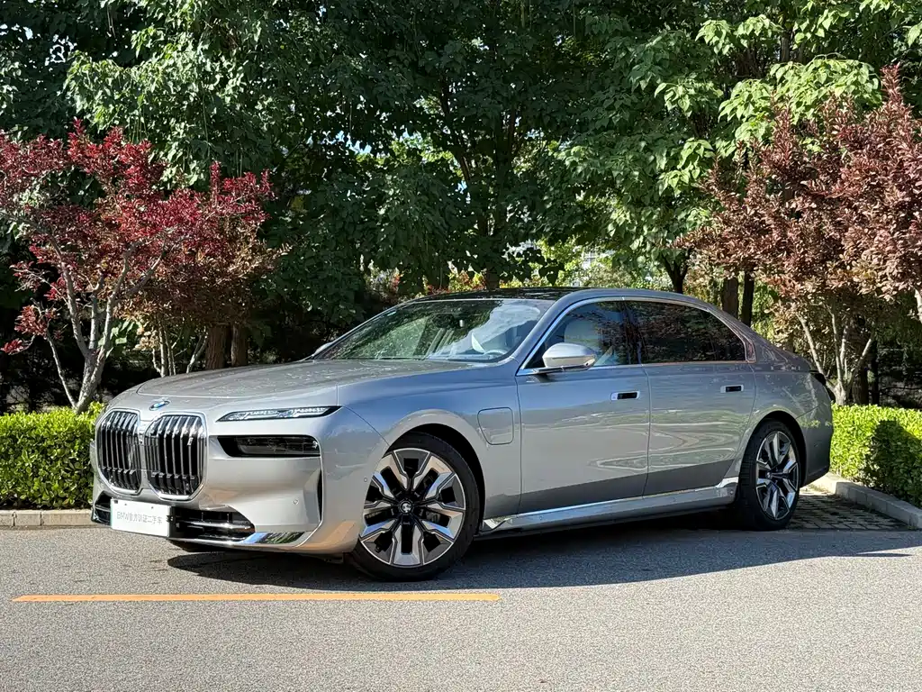 BMW i7 2026 — фото 1
