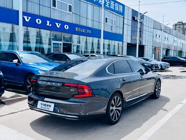 Volvo S90 2023