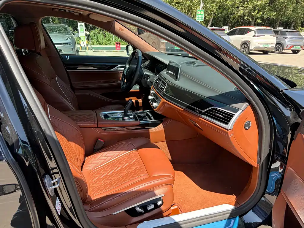 BMW 7 Series 2022 — фото 13