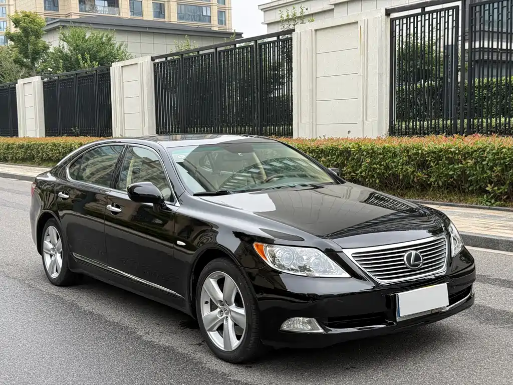 Lexus LS 2009