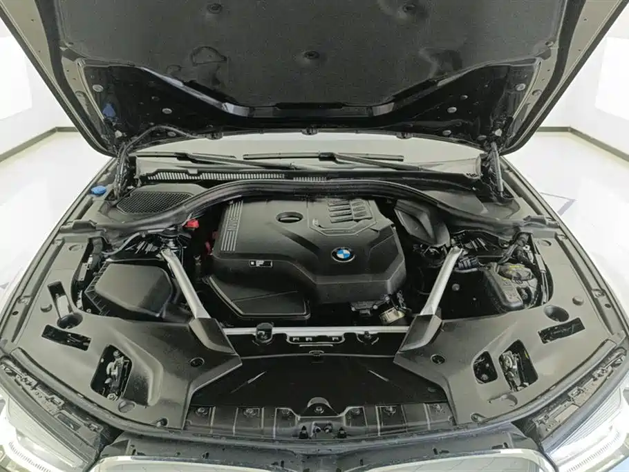 BMW 5 Series 2022 — фото 10