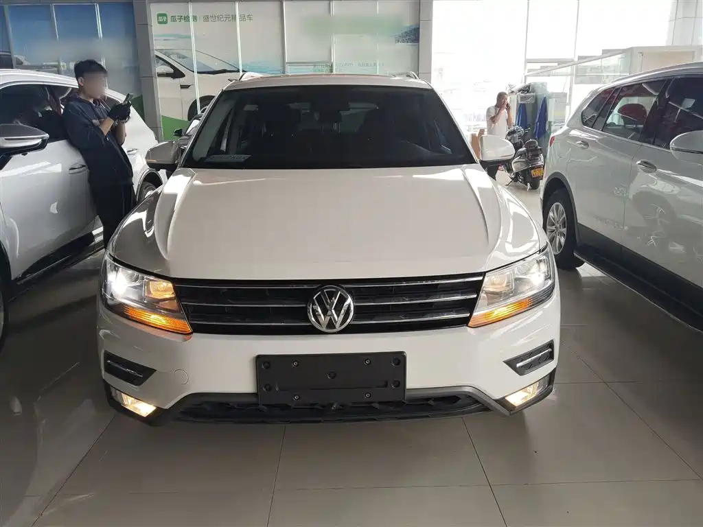 Volkswagen Tiguan L 2020 — фото 3