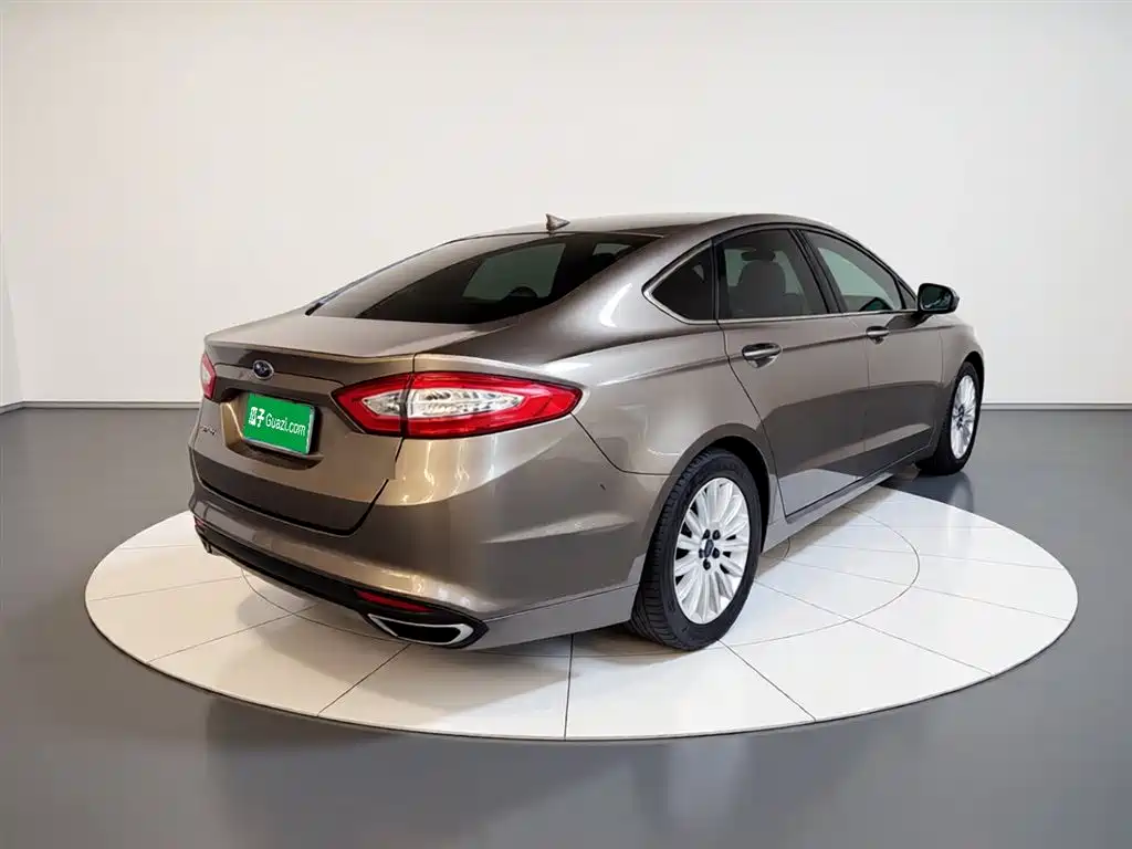 Ford Mondeo 2015 — фото 12