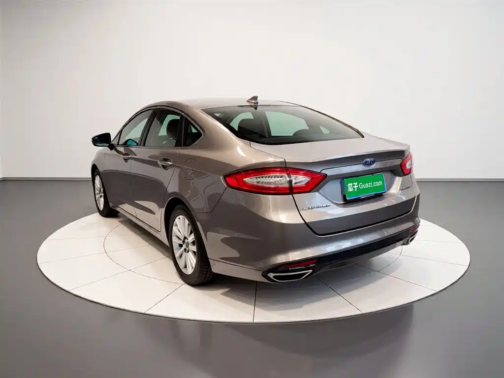 Ford Mondeo 2015 — фото 9