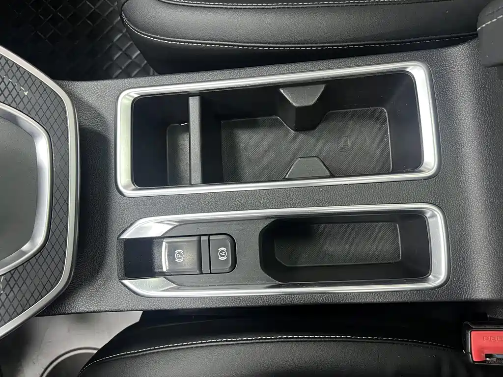Haval M6 2023 — фото 23