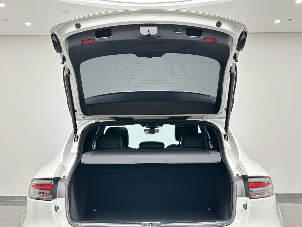Porsche Macan 2021 — фото 23