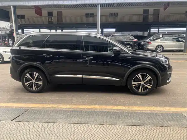 Peugeot 5008 2017