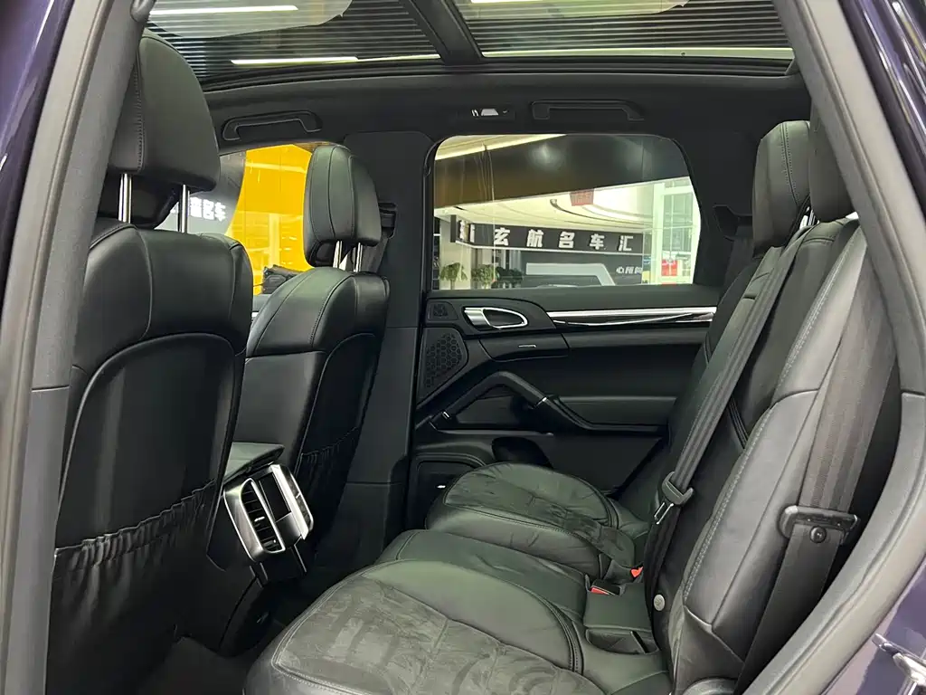 Porsche Cayenne 2018 — фото 13