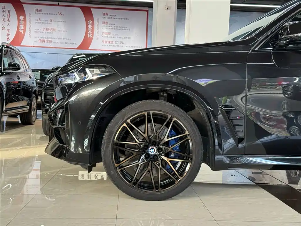BMW X5 M 2025 — фото 3