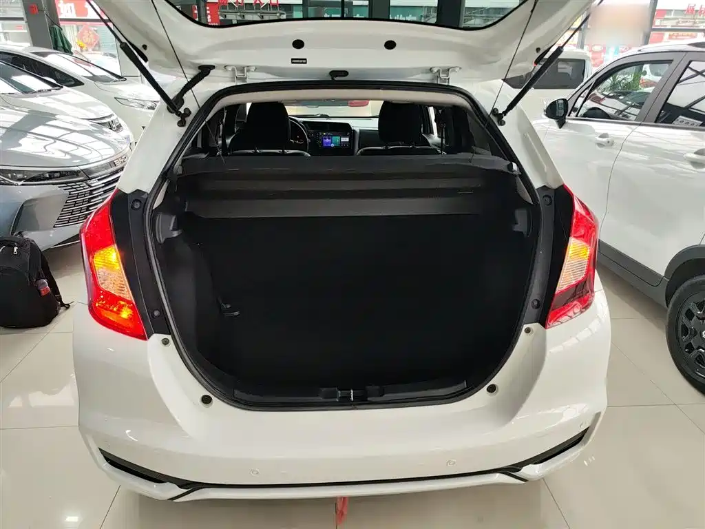 Honda Fit 2018 — фото 15