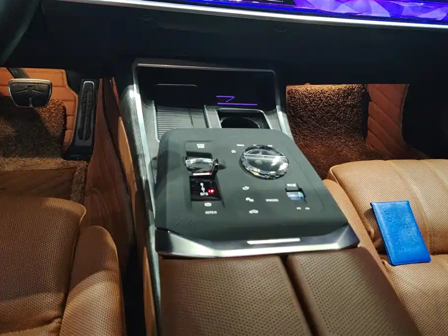 BMW 7 Series 2024 — фото 16