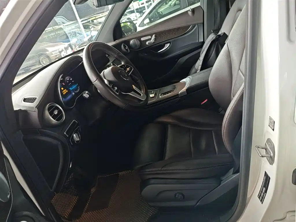 Mercedes-Benz GLC 2020 — фото 14