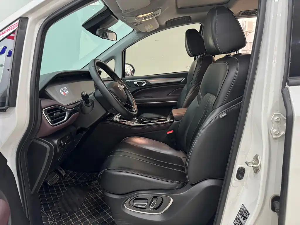 GAC Motor Trumpchi M6 2023 — фото 4