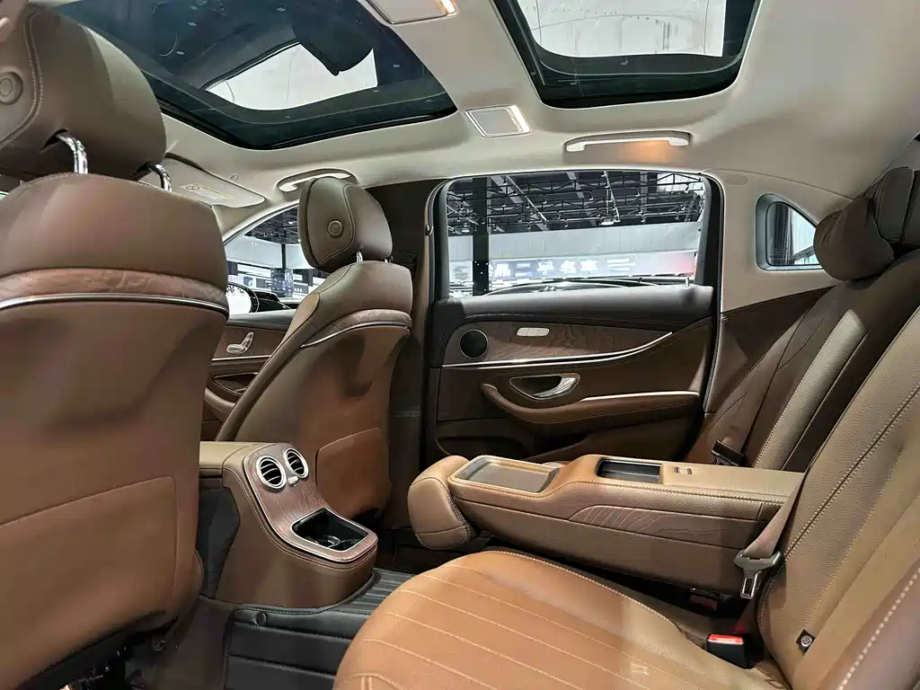 Mercedes-Benz E-Class 2021 — фото 14