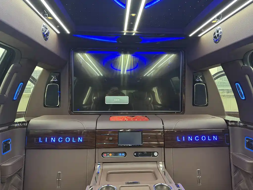 Lincoln Navigator 2017 — фото 9