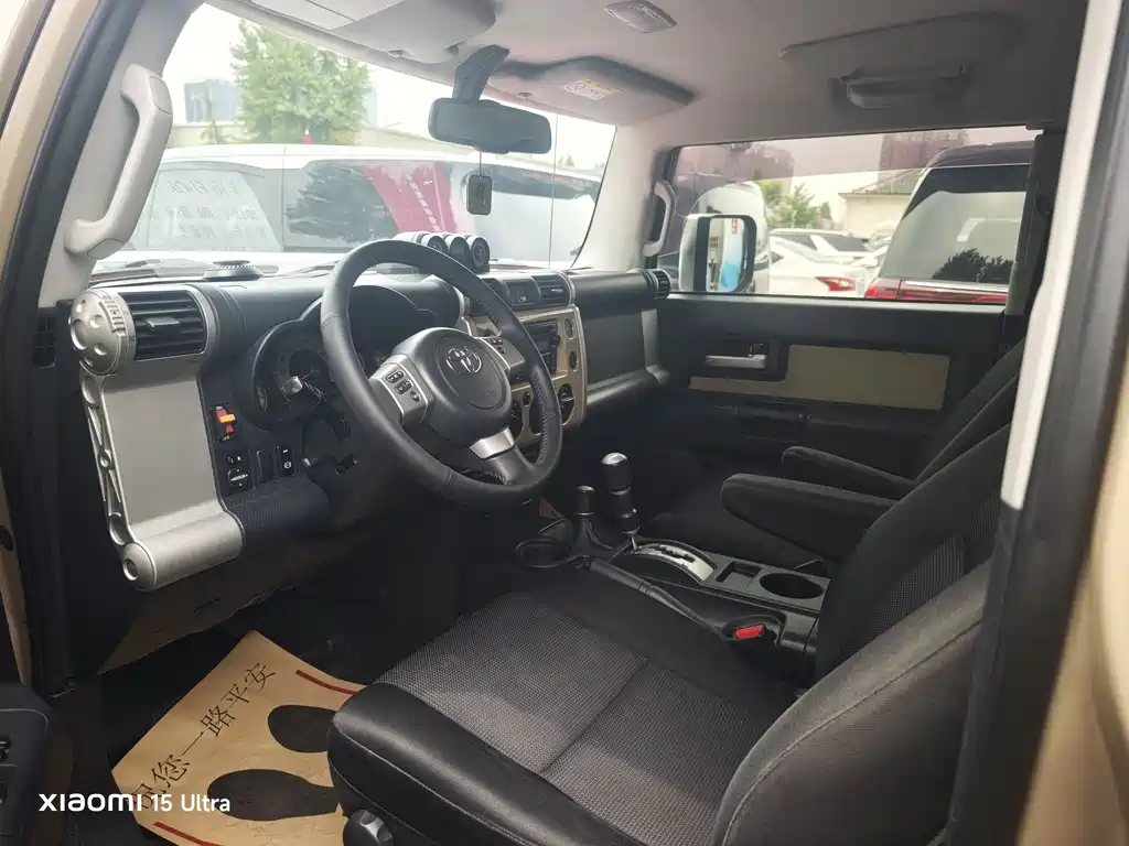 Toyota FJ Cruiser 2018 — фото 6