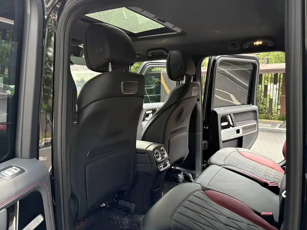 Mercedes-Benz G-Class 2023 — фото 14