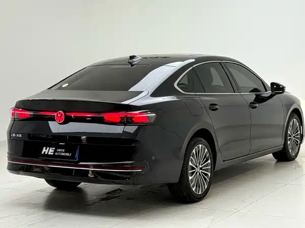 Volkswagen Magotan 2025