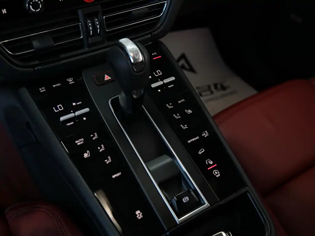 Porsche Macan 2023 — фото 12