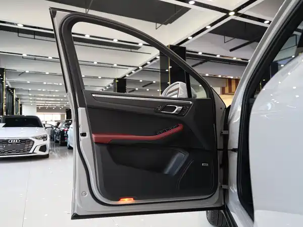 Porsche Macan 2023