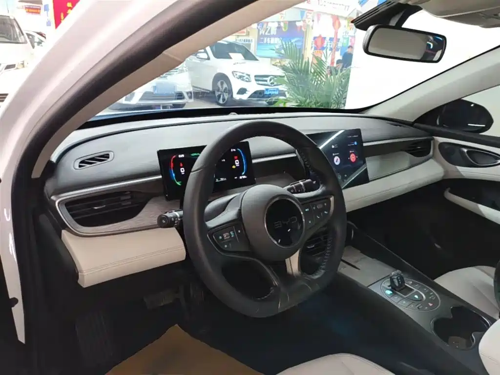 BYD Seal 05 DM-i 2025 — фото 10