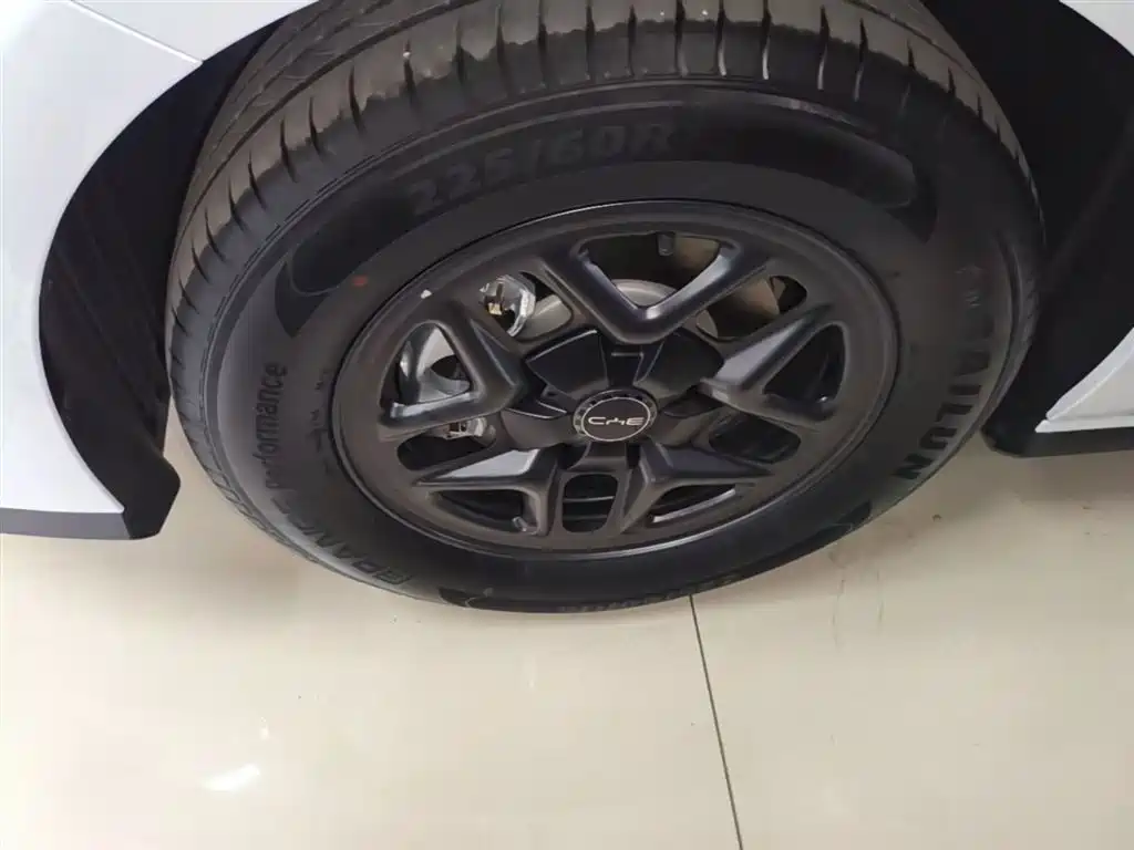 BYD Seal 05 DM-i 2025 — фото 23