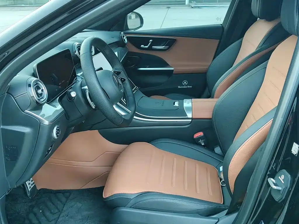 Mercedes-Benz C-Class 2025 — фото 23