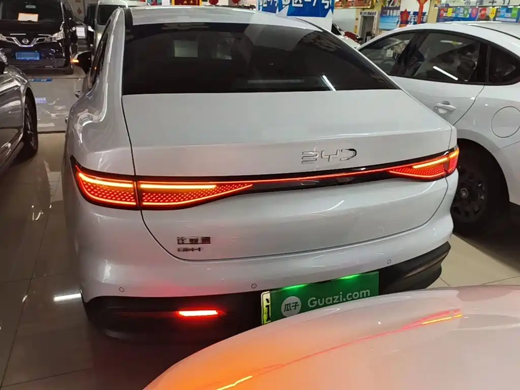 BYD Seal 05 DM-i 2025 — фото 6