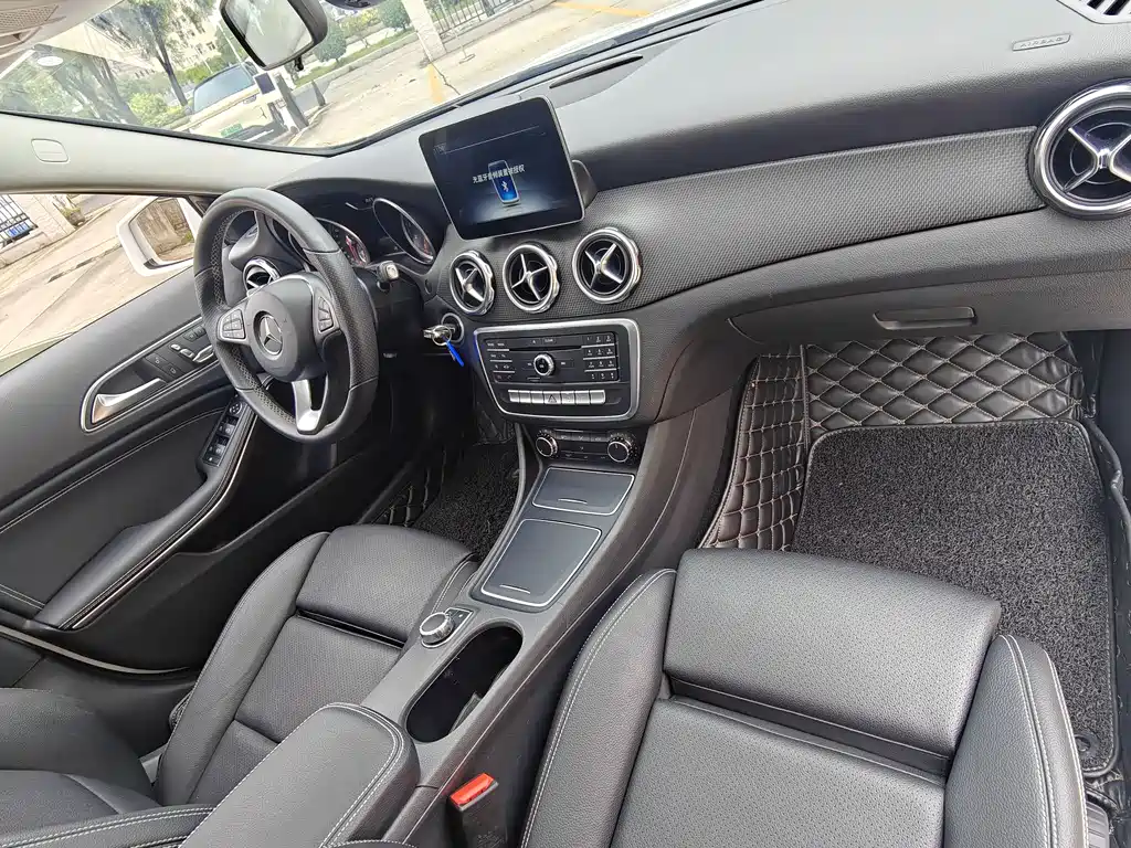 Mercedes-Benz GLA 2017 — фото 13