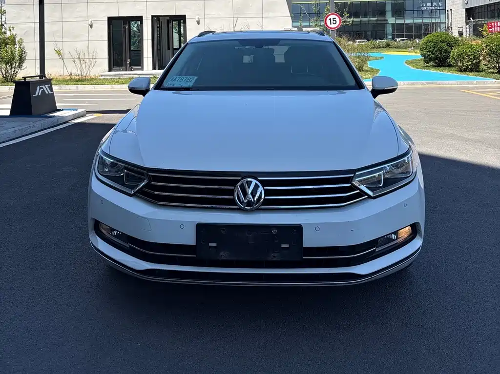 Volkswagen Viloran 2017 — фото 2