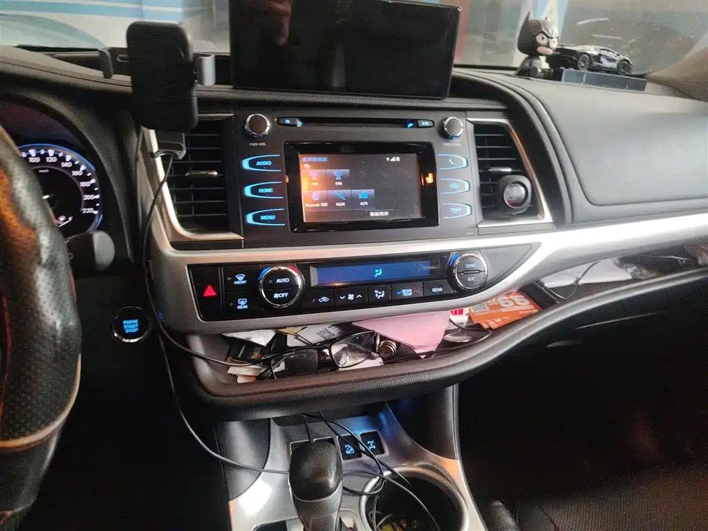 Toyota Highlander 2017 — фото 6