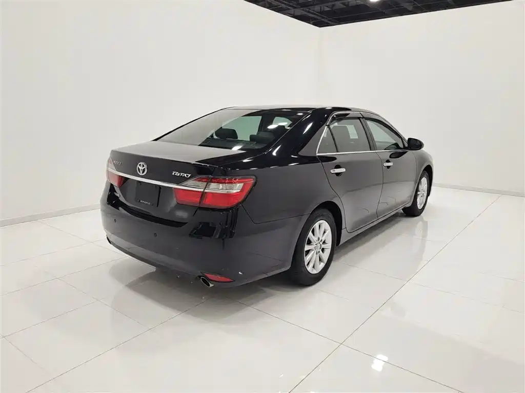 Toyota Camry 2015 — фото 7