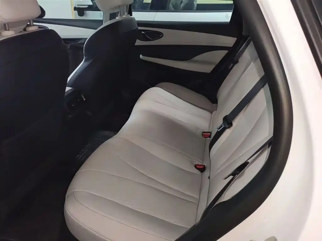 BYD Seal 05 DM-i 2025 — фото 17