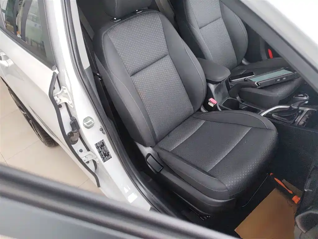 Hyundai Elantra 2020 — фото 25