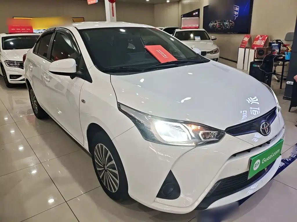 Toyota Yaris L 2023 — фото 4