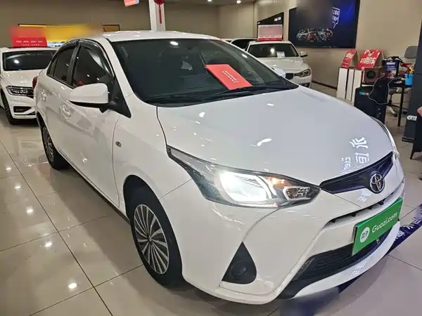 Toyota Yaris L 2023
