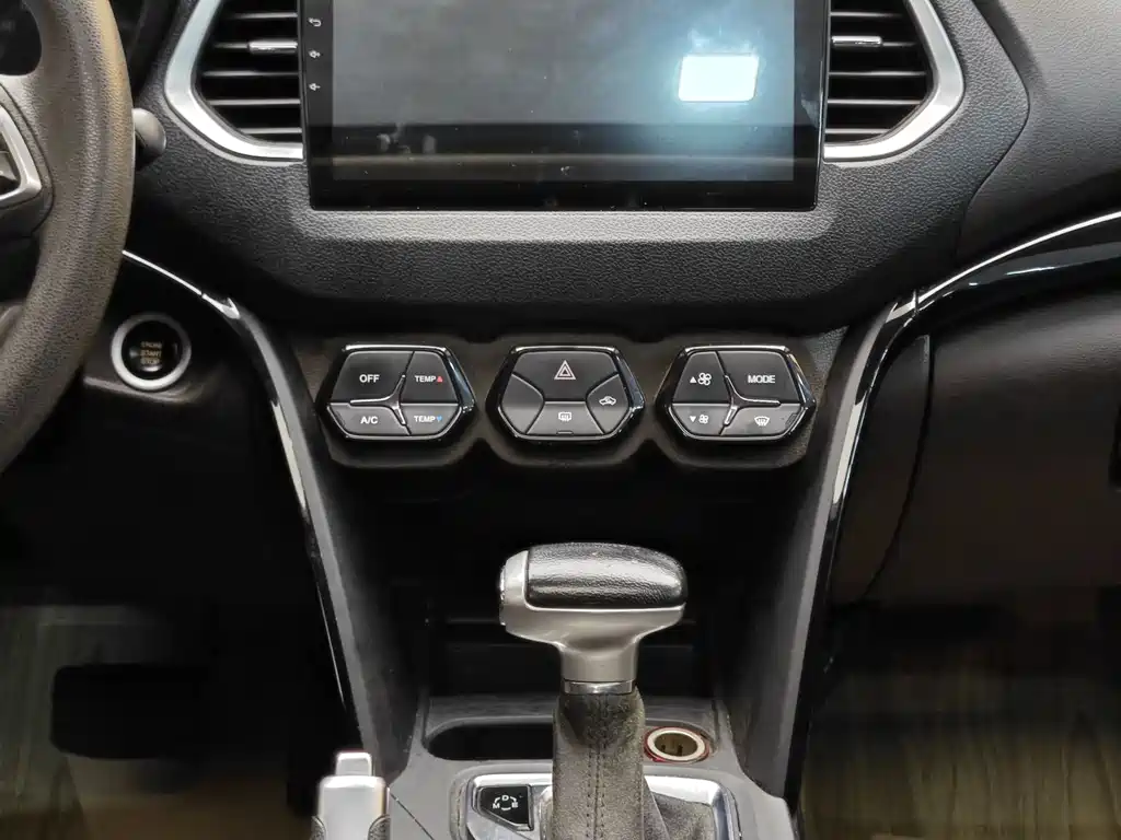 GAC Motor Trumpchi GS4 2016 — фото 18