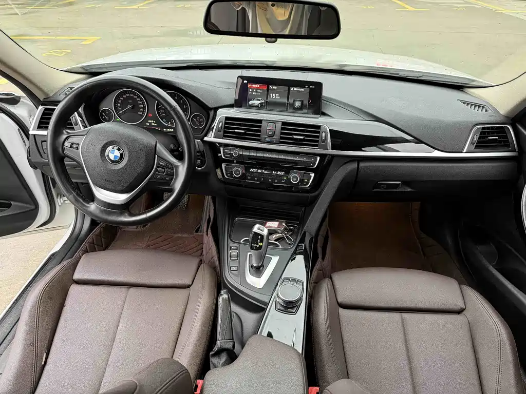 BMW 3 Series 2019 — фото 9