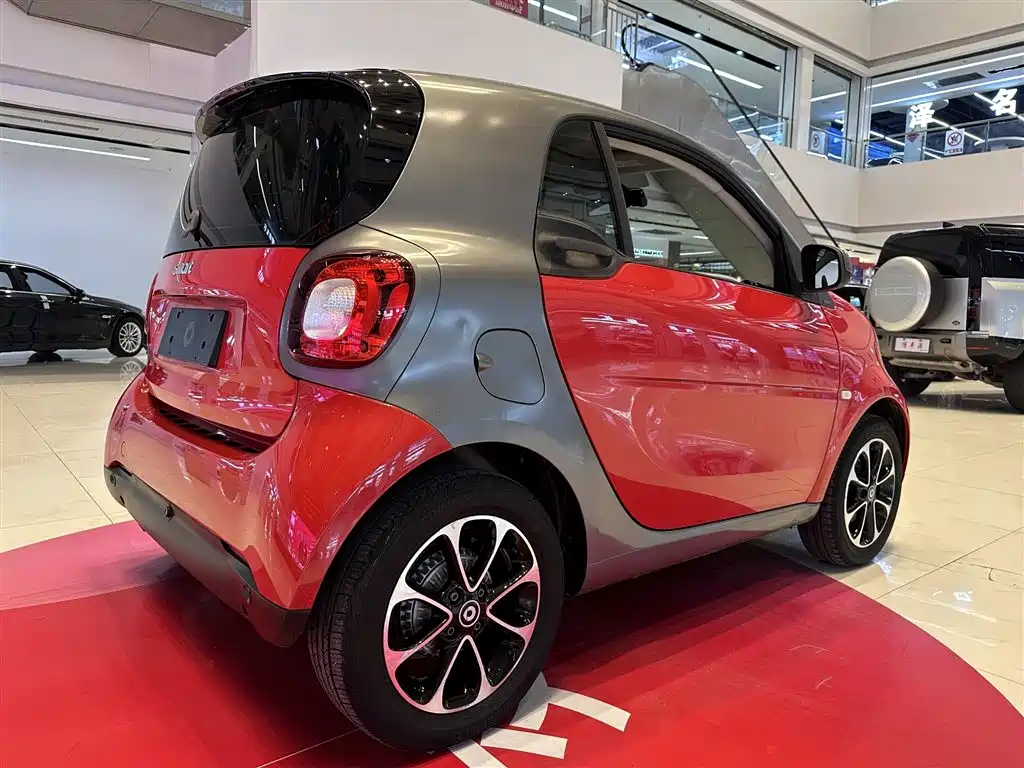 smart Fortwo 2017 — фото 15