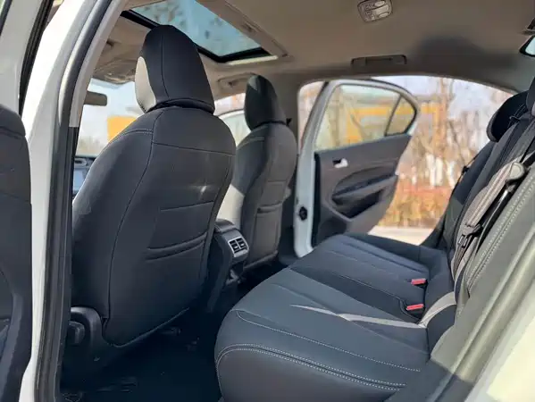 Peugeot 408 2016