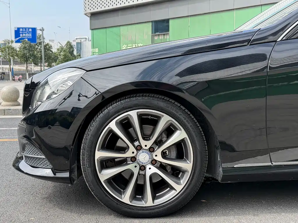 Mercedes-Benz E-Class 2014 — фото 20